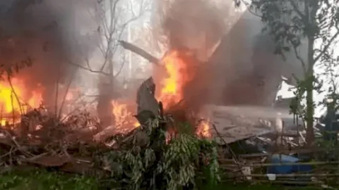 फिलीपींस में आर्मी का विमान C-130 क्रैश, 17 जवानों की मौत