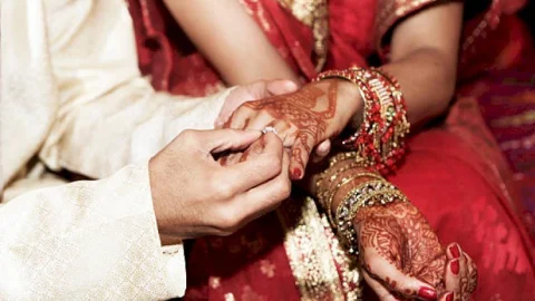 उत्तर प्रदेश: आगरा के होटल में ट्रेनी आईपीएस की सगाई के दौरान लाखों की ज्वेलरी चोरी