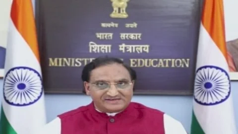 नई दिल्ली: जेईई मेन थर्ड फेज की एग्जाम 20 और फोर्थ फेज की 27 जुलाई से