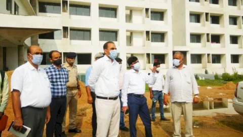 धनबाद: डीसी ने किया निर्माणाधीन समाहरणालय कैंपस का निरीक्षण, कहा-कार्य की गुणवत्ता में नही किया जायेगा कोई समझौता