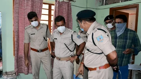बोकारो: चास में बुजुर्ग  दंपत्ति ने  किया सुसाइड, वाइफ की मौत, हसबैंड हॉस्पीटल में एडमिट