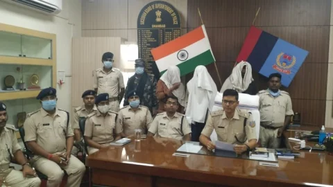 धनबाद: शूटर अमन सिंह गैंग के तीन क्रिमिनल अरेस्ट, कतरास बम विस्फोट व रंगदारी मामले का खुलासा