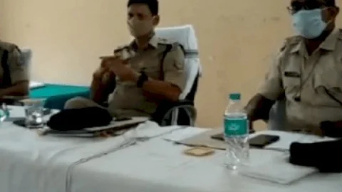 धनबाद: क्राइम मीटिंग में क्राइम कंट्रोल व पुलिस पब्लिक संबंध मजबूत करने पर जोड़, बैंक मोड़ थानेदार को नही मिल पायी शाबाशी