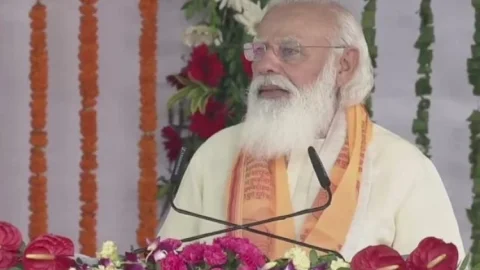 उत्तर प्रदेश  भ्रष्टाचार और भाई-भतीजावाद से नहीं विकासवाद से चल रहा है' स्टेट को अभूतपूर्व संकट से बचाया: पीएम मोदी