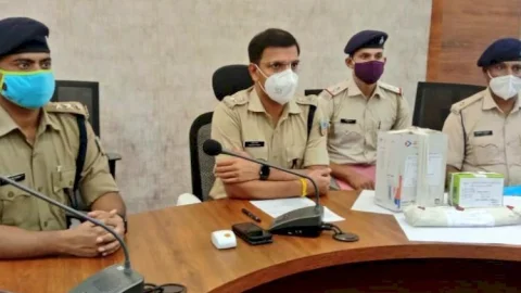 रामगढ़: प्रेमी के साथ मिलकर वाइफ ने कराई थी सीसीएल स्टाफ हसबैंड का मर्डर, दोनों अरेस्ट
