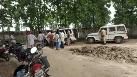 बिहार: बेतिया जहरीली शराब कांड में प्रभारी एसएचओ सस्पेंड, पूरा पुलिस स्टेशन लाइन हाजिर
