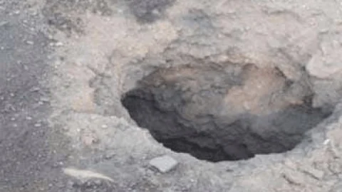 धनबाद: गंसाडीह फायर एरिया में गोफ में समाया मजदूर, झुलसे हाल में लोगों ने खींचकर निकाला, बीजीएच में एडमिट