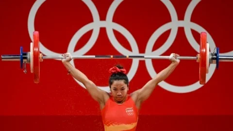 Tokyo Olympics: मीराबाई चानू ने टोक्यो ओलिंपिक में जीता सिल्वर , इंडिया के मेडल का खाता खुला