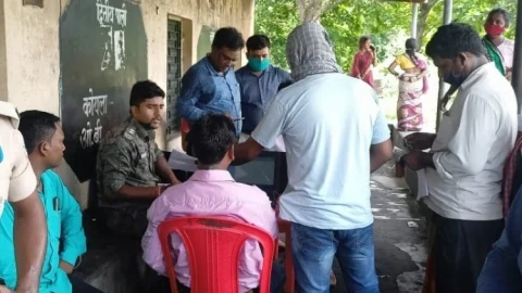 धनबाद:जिला प्रशासन की पहल,कोलियरी एरिया के असंगठित मजदूरों पेमेंट अब सीधे होगा बैंक अकाउंट में