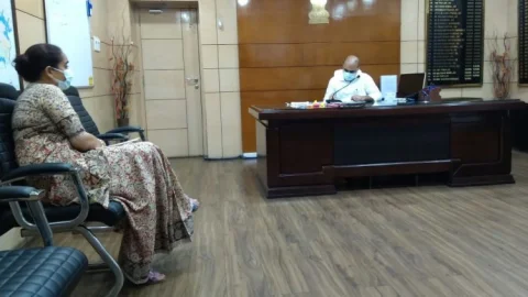धनबाद: झरिया एमएलए  पूर्णिमा नीरज सिंह ने की डीसी से मुलाकात क्षेत्र की समस्याओं से कराया अवगत