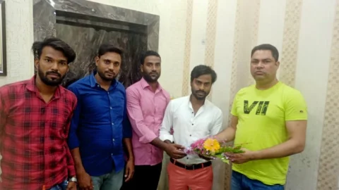 धनबाद: बाबूडीह के युवाओं ने रणविजय सिंह से की मुलाकात