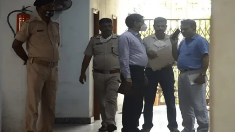 धनबाद: जज मर्डर केस के आरोपी लखन और राहुल को रिमांड पर ले सकती है CBI, SIT ने केस डायरी व एवीडेंस सौंपे