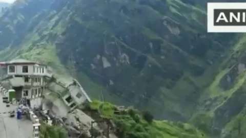 उत्तराखंड: जोशीमठ में भरभराकर ढह गया होटल, कोई हताहत नहीं