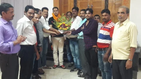 धनबाद: समाचार पत्र के विक्रेता समिति के सभी समस्याओं का समाधान होगा: रणविजय सिंह