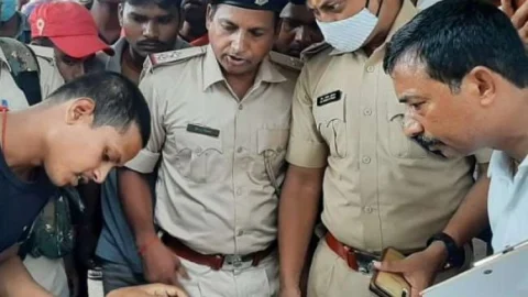 बिहार: जमुई में दो गुटों के बीच हिंसक झड़प, फिल्मी स्टाइल में युवक की गोली मारकर मर्डर