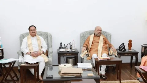 यूपी सीएम योगी आदित्यनाथ ने की अमित शाह व जेपी नड्डा के साथ बैठक, कैबिनेट का जल्द विस्तार संभव