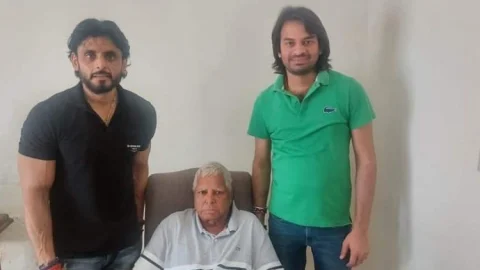 तेज प्रताप फिर दोस्तों संग पार्टी की, गुरु की शरण में वृंदावन पहुंचे, पिता लालू प्रसाद की मुलाकात