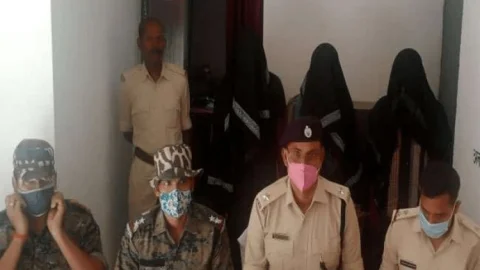 चतरा: अमन साहू गिरोह के तीन क्रिमिनल अरेस्ट, टंडवा में आरकेटीसी कैंप पर हमला मामले में हैं एक्युज्ड