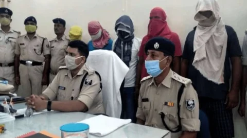 सासाराम: तस्करों से उगाही कर रहे एक्साइज डिपार्टमेंट के चार कांस्टेबल अरेस्ट