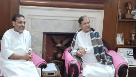 नई दिल्ली: शरद यादव की JDU में फिर से हो सकती है वापसी, कुशवाहा से मुलाकात के बाद अटकलें 