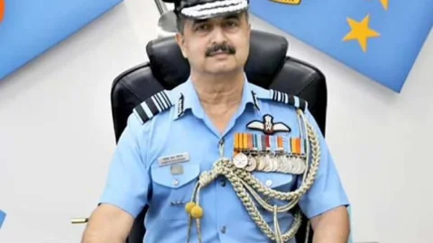 एयर मार्शल वीआर चौधरी इंडियन  एयर फोर्स  के नये चीफ होंगे