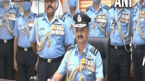 एयर चीफ मार्शल वीआर चौधरी ने एयरफोर्स चीफ का पदभार संभाला, आरकेएस भदौरिया की जगह ली