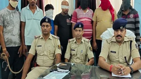 बोकारो से मंगाई गयी 781 लीटर शराब मुजफ्फरपुर में जब्त, पुलिस ने सात धंधेबाजों को किया अरेस्ट