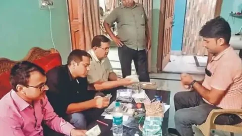 पटना: इंजीनियर के घर और ऑफिस में रेड, 20 बैंक खातों में 98 लाख रुपये जमा
