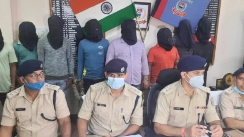 रांची: AK56 समेत कई आर्म्स बरामद, आठ उग्रवादी अरेस्ट