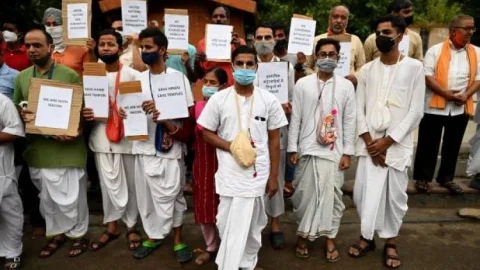 बांग्लादेश: अब फेनी में हिंदुओं के मंदिर, व्यवसायों पर  हमला, अल्पसंख्यक ग्रुप देशभर में करेंगे अनशन