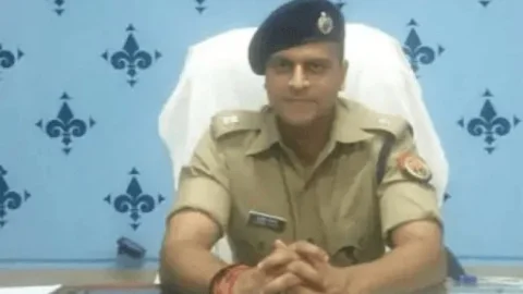 उत्तर प्रदेश: PNB महिला अफसर सुसाइड मामले IPS आशीष तिवारी समेत समेत तीन के खिलाफ FIR