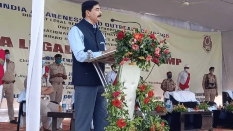 हजारीबाग: आमलोगों में कानूनी जागरूकता ज़रूरी: चीफ जस्टिस 