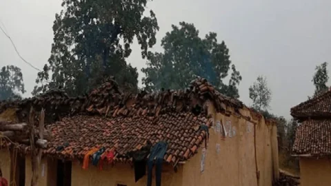 बिहार: गया में नक्सलियों ने एक ही परिवार के चार लोगों  का किया मर्डर, घर को डायनामाइट से उड़ाया