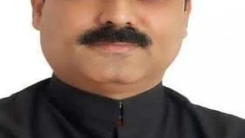 बिहार: विधानसभा में बोले मिनिस्टर जीवेश कुमार बोले-रात में क्षमा मांगने आये थे डीएम, मैंने उन्हें माफ कर दिया