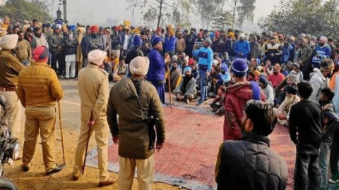 पंजाब: कपूरथला में बेअदबी के आरोपित युवक की पीट-पीटकर मर्डर, पुलिस ने किया हवाई फायरिंग, टेंशन
