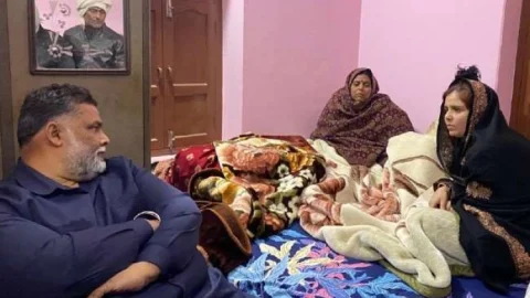 सहरसा: पप्पू देव के परिजनों से मिले पप्पू यादव, मौत पर उठाये कई सवाल, कहा- मामले पर हो न्यायिक जांच