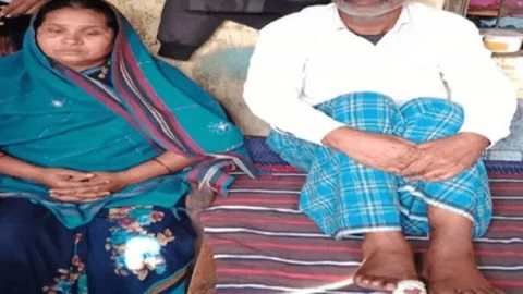बोकारो: बालीडीह थानेदार नूतन मोदी की ज्यादती, मुस्लिम टीचर को बेरहमी से पीटा, नाखून उखाड़े, कार्रवाई की मांग, कैंडल मार्च