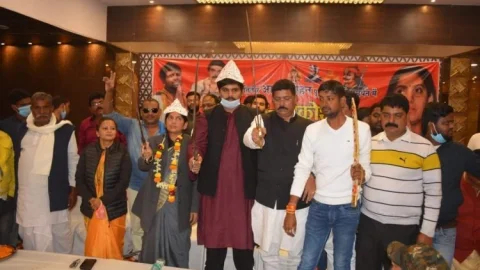 धनबाद: झरिया में फ्रेंड्स ऑफ आनन्द का जनाक्रोश सम्मेलन, MLA बेटे के साथ कोयलांचल पहुंची लवली आनंद 