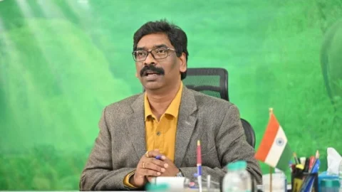 झारखंड: गरीबों को एक ली़टर पेट्रोल पर 25 रुपये छूट देने की पहल शुरु, ,CM हेमंत सोरेन ने अफसरों को दिये निर्देश