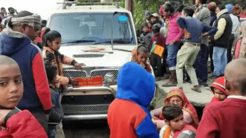 बिहार: बेतिया में पर्यटन मंत्री के बेटे व भाई घायल, भूमि विवाद में मारपीट, पत्थरबाजी, क्रिकेट खेल रहे बच्चों को पीटा