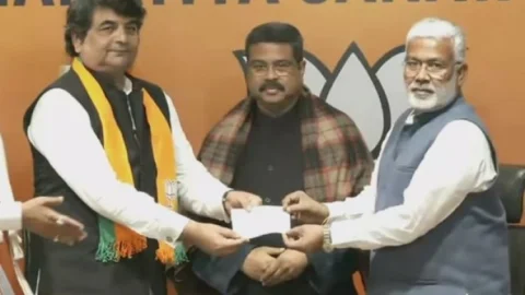 नई दिल्ली: एक्स सेंट्रल मिनिस्टर व झारखंड कांग्रेस के प्रभारी आरपीएन सिंह बीजेपी में शामिल, यूपी से लड़ेंगे विधानसभा चुनाव