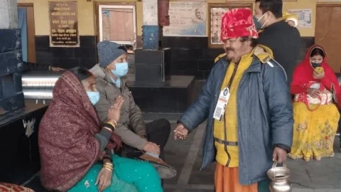 बिहार: बेतिया में  डिजिटल भिखारी, छुट्टे पैसे नहीं तो मनी ट्रांसफर ही कर दो बाबू