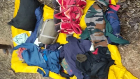 लातेहार: मांगरडहा जंगल में पुलिस-नक्सली एनकाउंटर, 298 राउंड फायरिंग, कई सामान बरामद