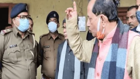 बिहार: विधानसभा स्पीकर से बदसलूकी में फंसे लखीसराय DSP और पुलिस अफसर, कंपलेन पर मिला नोटिस