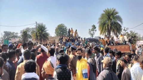 लातेहार: पंचायती में पिटाई से युवक की मौत के बाद बवाल, थाना प्रभारी हटाये गये, चार अरेस्ट