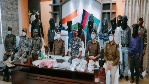 चाईबासा: नौ नक्सली अरेस्ट,आर्म्स लूटने के लिए हुई थी एक्स MLA गुरुचरण नायक के बॉडीगार्ड का मर्डर