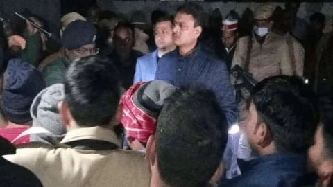 उत्तर प्रदेश: कुशीनगर में मांगलिक कार्यक्रम के दौरान कुएं में गिरे 30 लोग,नौ बच्चों समेत 13 की मौत