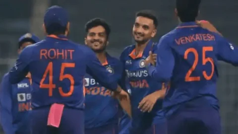 Ind vs WI 3rd T20: टी-20सीरीज में भी टीम इंडिया ने किया वेस्टइंडीज का क्लीन स्वीप, लास्ट मैच 17 रनों से जीती