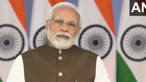 PM नरेंद्र मोदी का ‘रिपोर्ट कार्ड’ एक्शन! कौन बना सुपरहिट मंत्री, किसकी बढ़ी टेंशन?