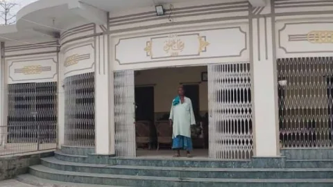 बिहार: खगड़यिा में मुखिया पति की दबंगई, डर विधवा महिला भाग गई दुबई, वहां से ही दर्ज करायी FIR